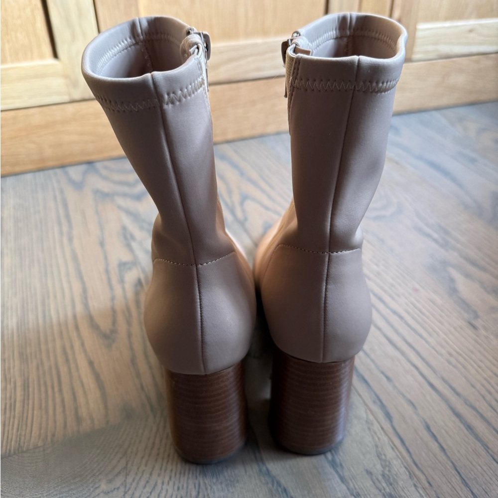 Jeffrey Campbell Elegant Tan Ankle Boots sock style with block heel. Size 9. - Picture 4 of 7